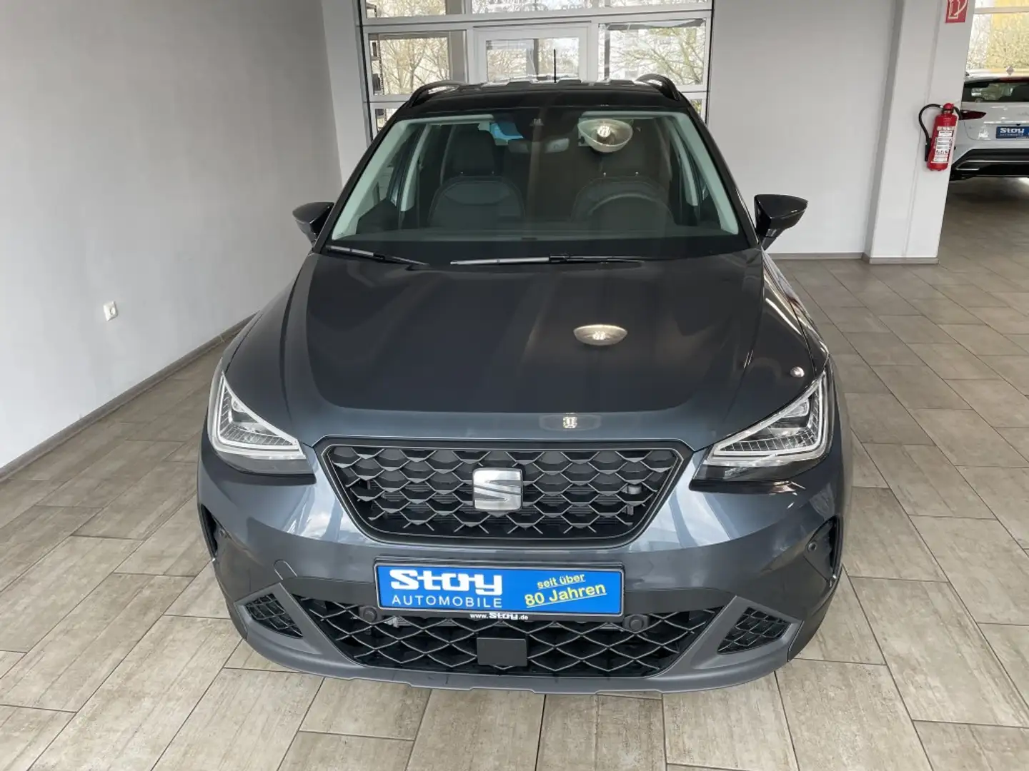 SEAT Arona 1.0 TSI DSG Style Navi Kamera PDC v+h SHZ Grau - 2