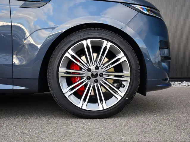 Land Rover Range Rover Sport view 11