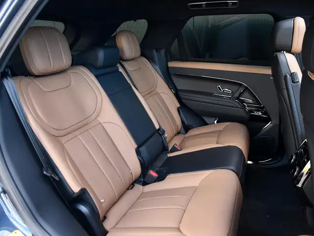 Land Rover Range Rover Sport view 9