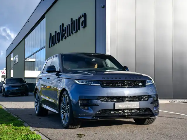 Land Rover Range Rover Sport view 3