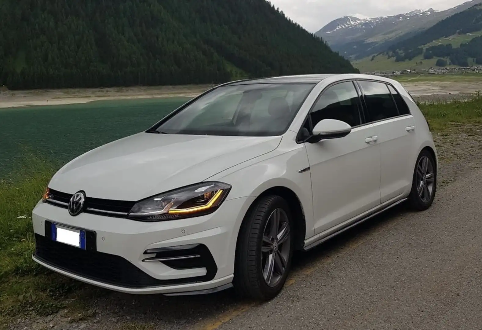 Volkswagen Golf R Sport - 1