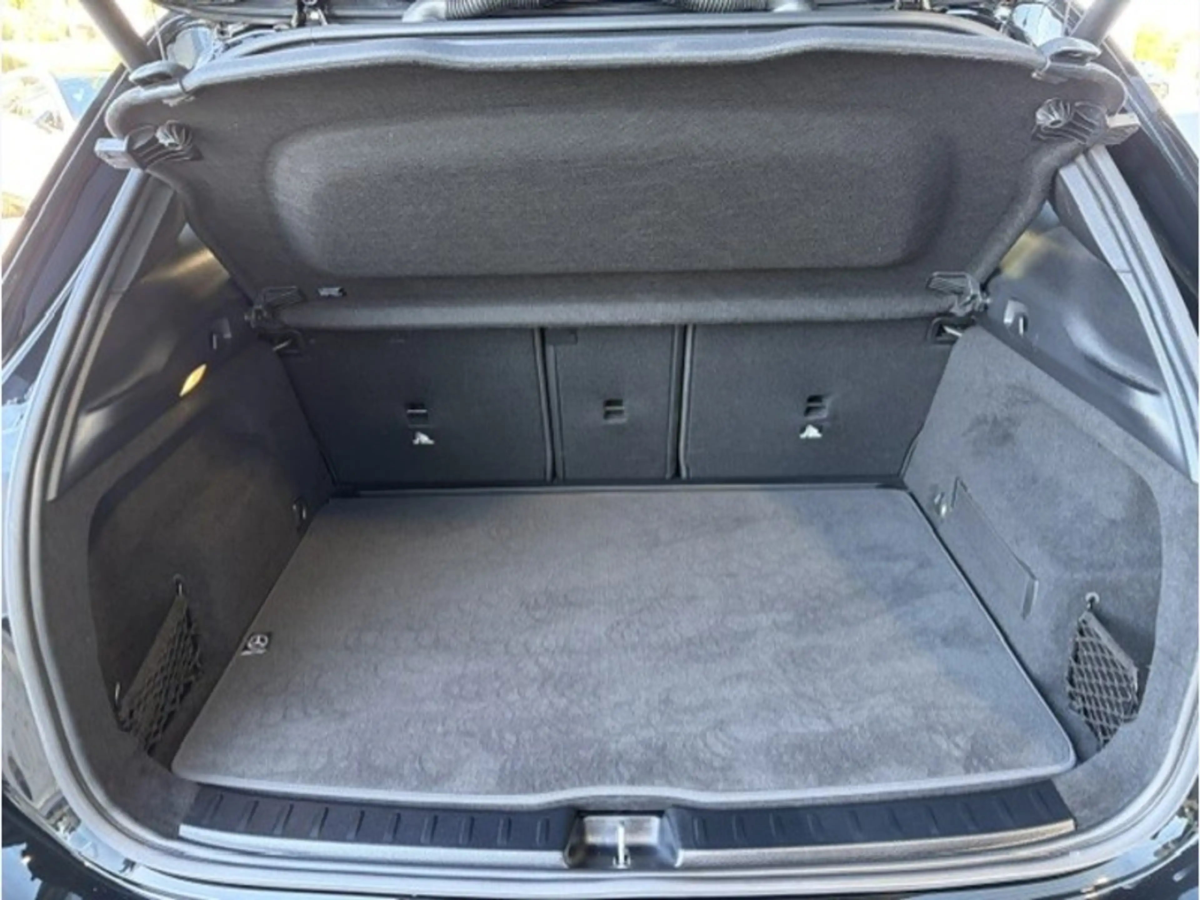 Mercedes-Benz GLA 180 Business Line — photo 7