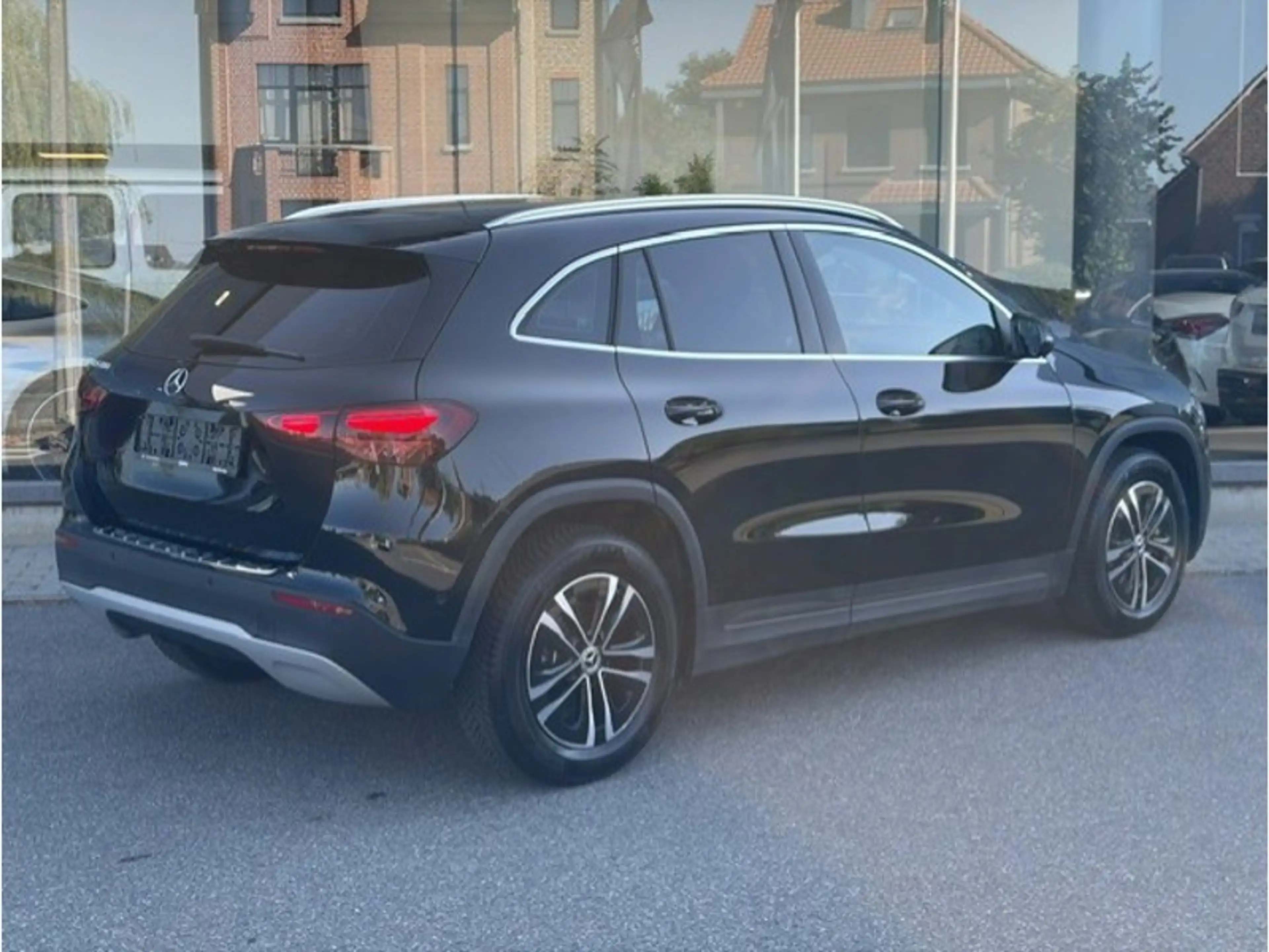 Mercedes-Benz GLA 180 Business Line — photo 5