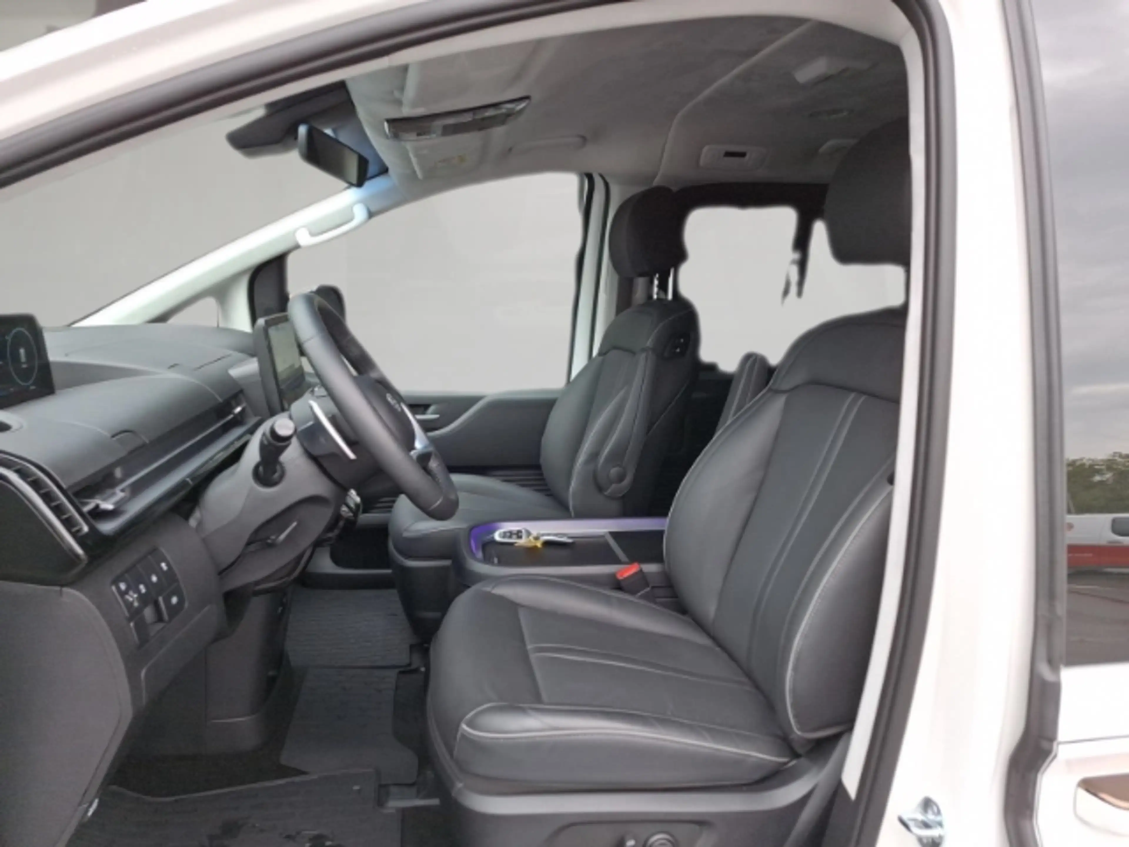 Hyundai STARIA Signature 2.2 CRDi Automatk 7-Sitzer/Leder/BOSE/Na — photo 7