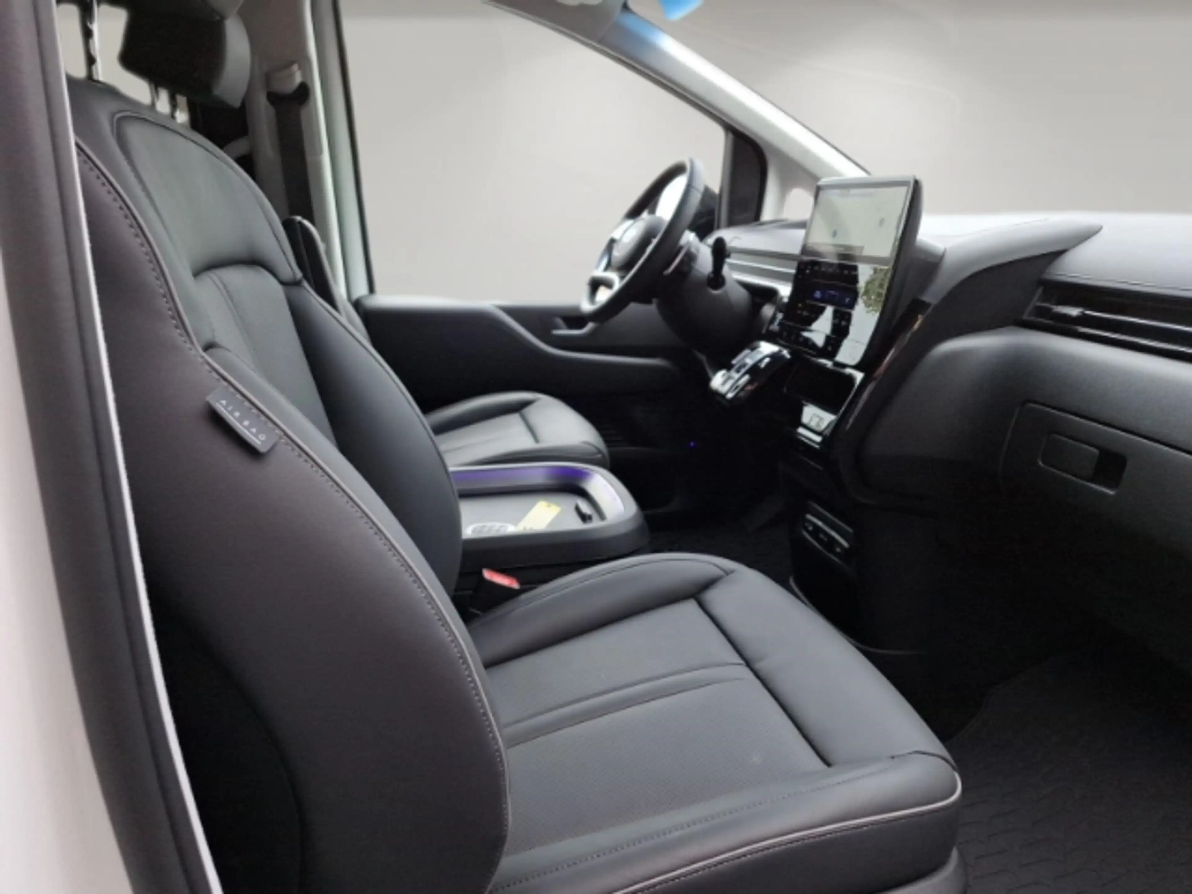 Hyundai STARIA Signature 2.2 CRDi Automatk 7-Sitzer/Leder/BOSE/Na — photo 14