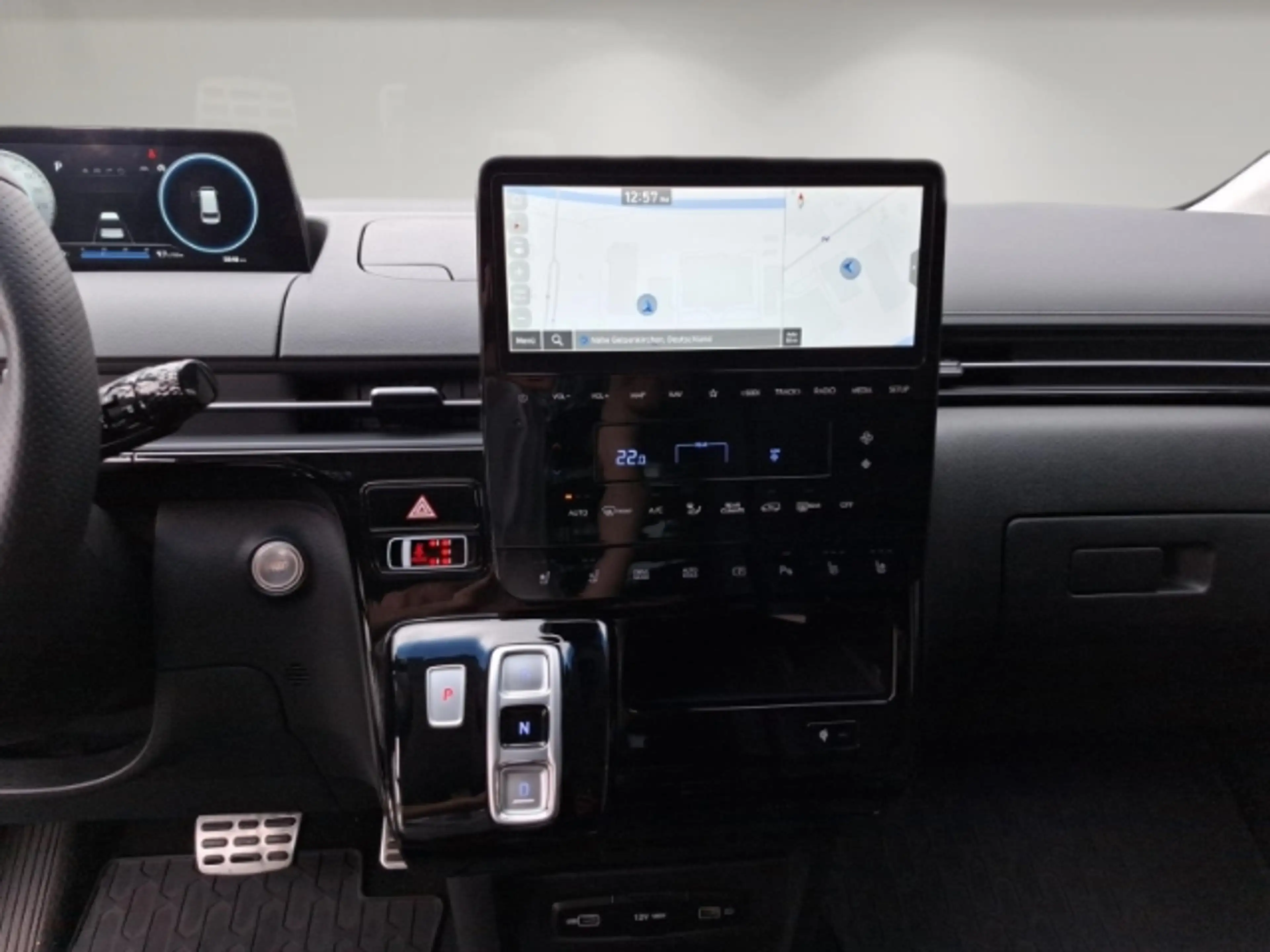 Hyundai STARIA Signature 2.2 CRDi Automatk 7-Sitzer/Leder/BOSE/Na — photo 9