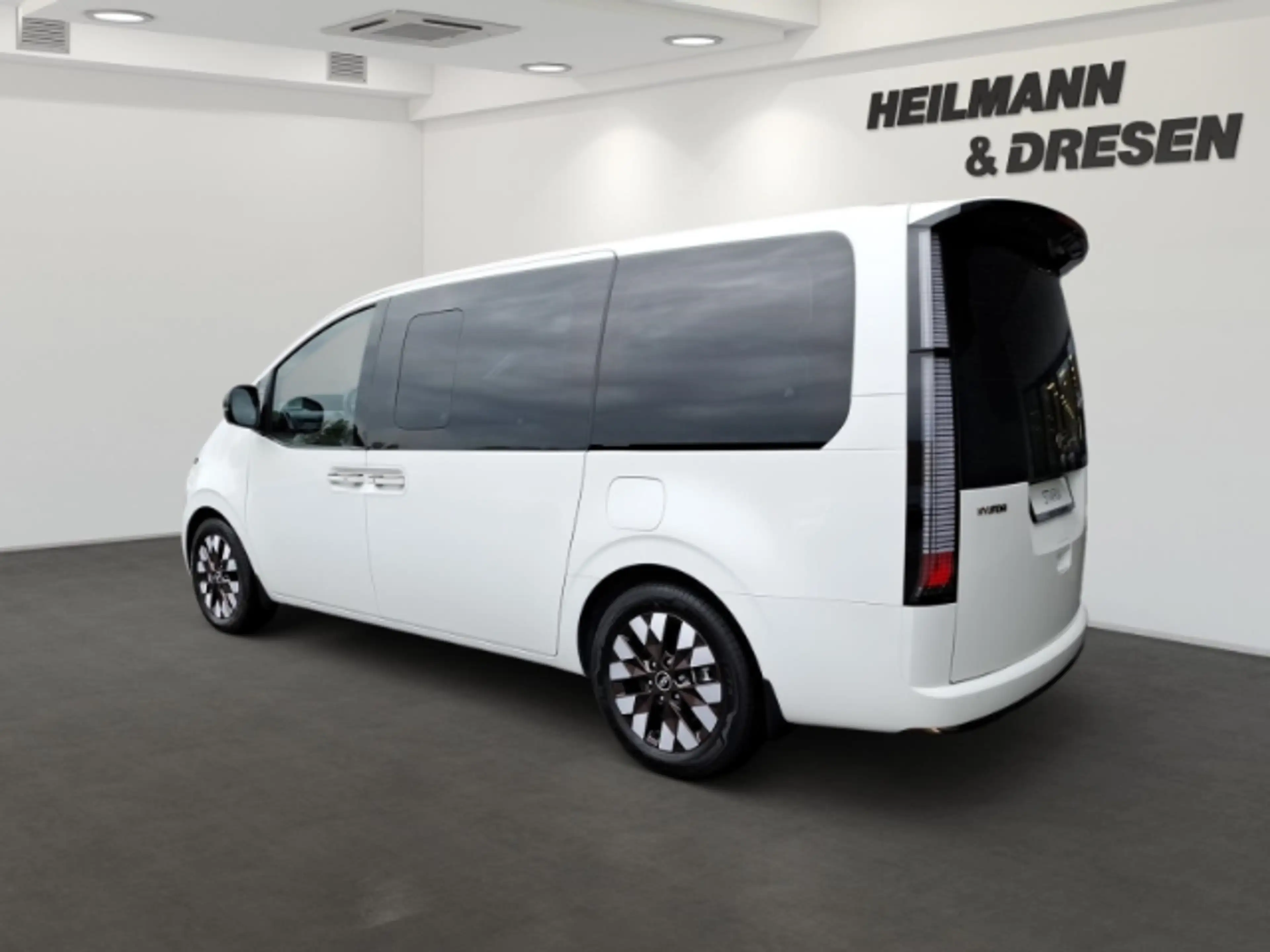 Hyundai STARIA Signature 2.2 CRDi Automatk 7-Sitzer/Leder/BOSE/Na — photo 4