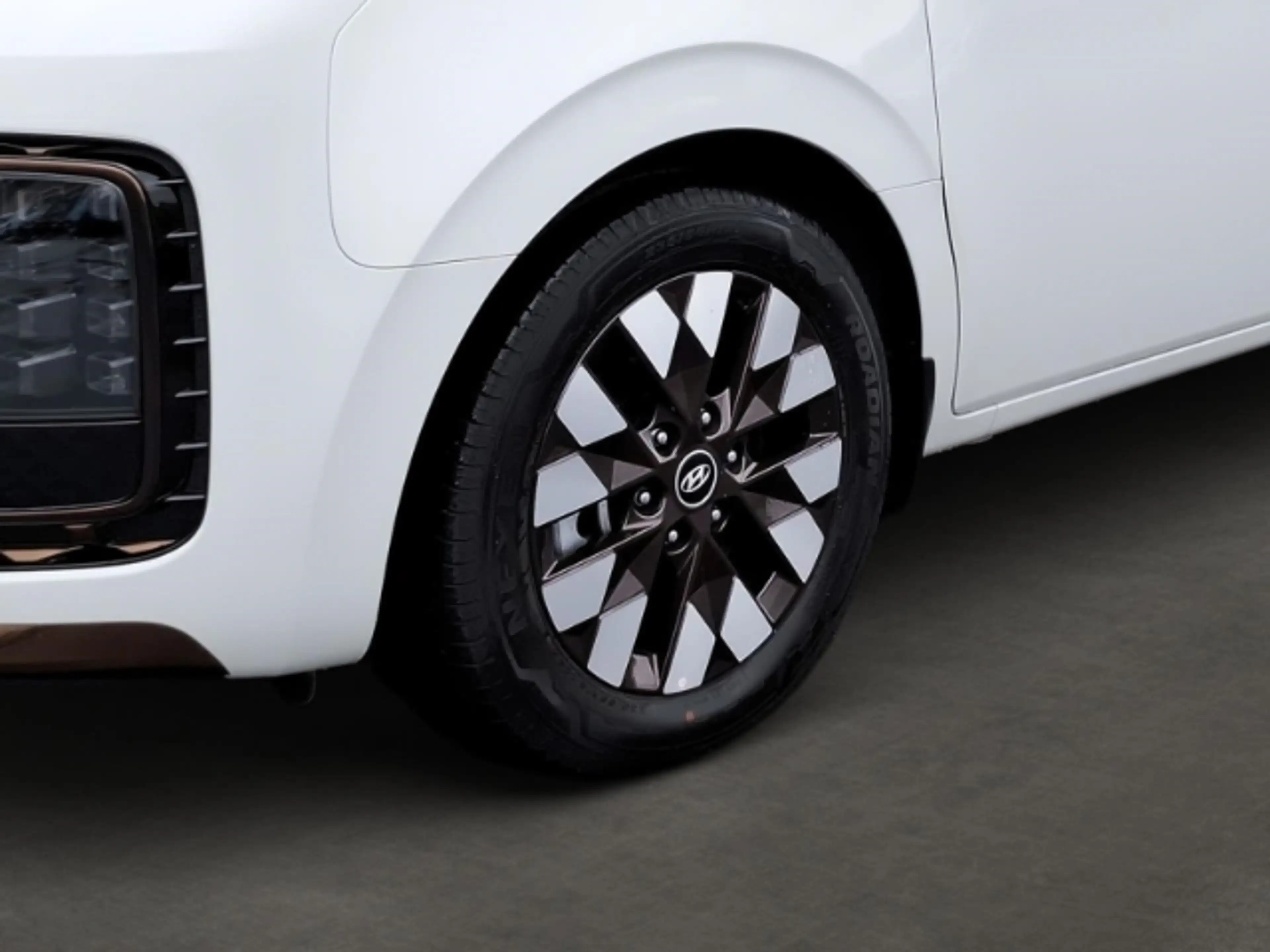 Hyundai STARIA Signature 2.2 CRDi Automatk 7-Sitzer/Leder/BOSE/Na — photo 6
