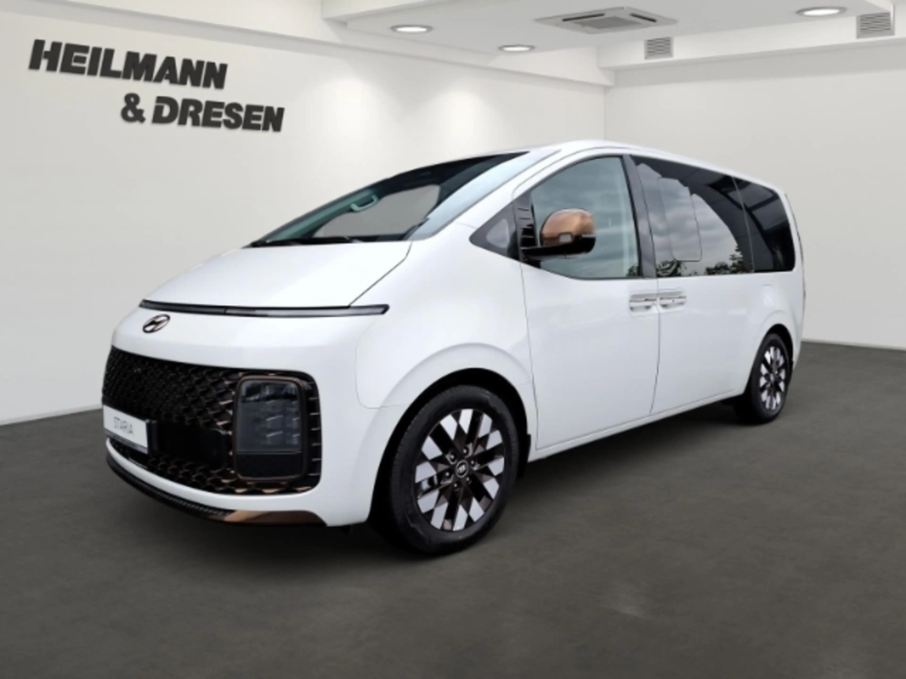 Hyundai STARIA Signature 2.2 CRDi Automatk 7-Sitzer/Leder/BOSE/Na