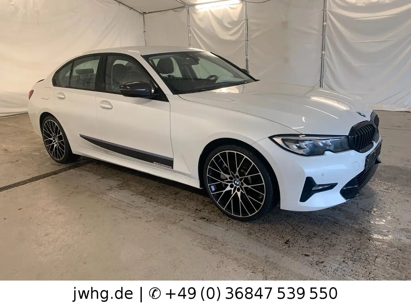 BMW 330 i Sport Line LED 20" DAB CockpProf Nav+Leder Weiß - 2