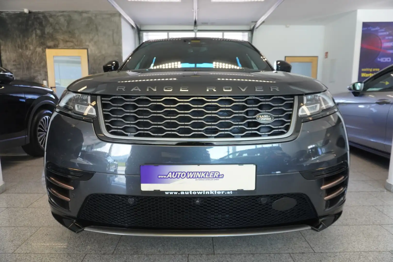 Land Rover Range Rover Velar P400e PHEV AWD Aut. R Dynamic Silber - 2