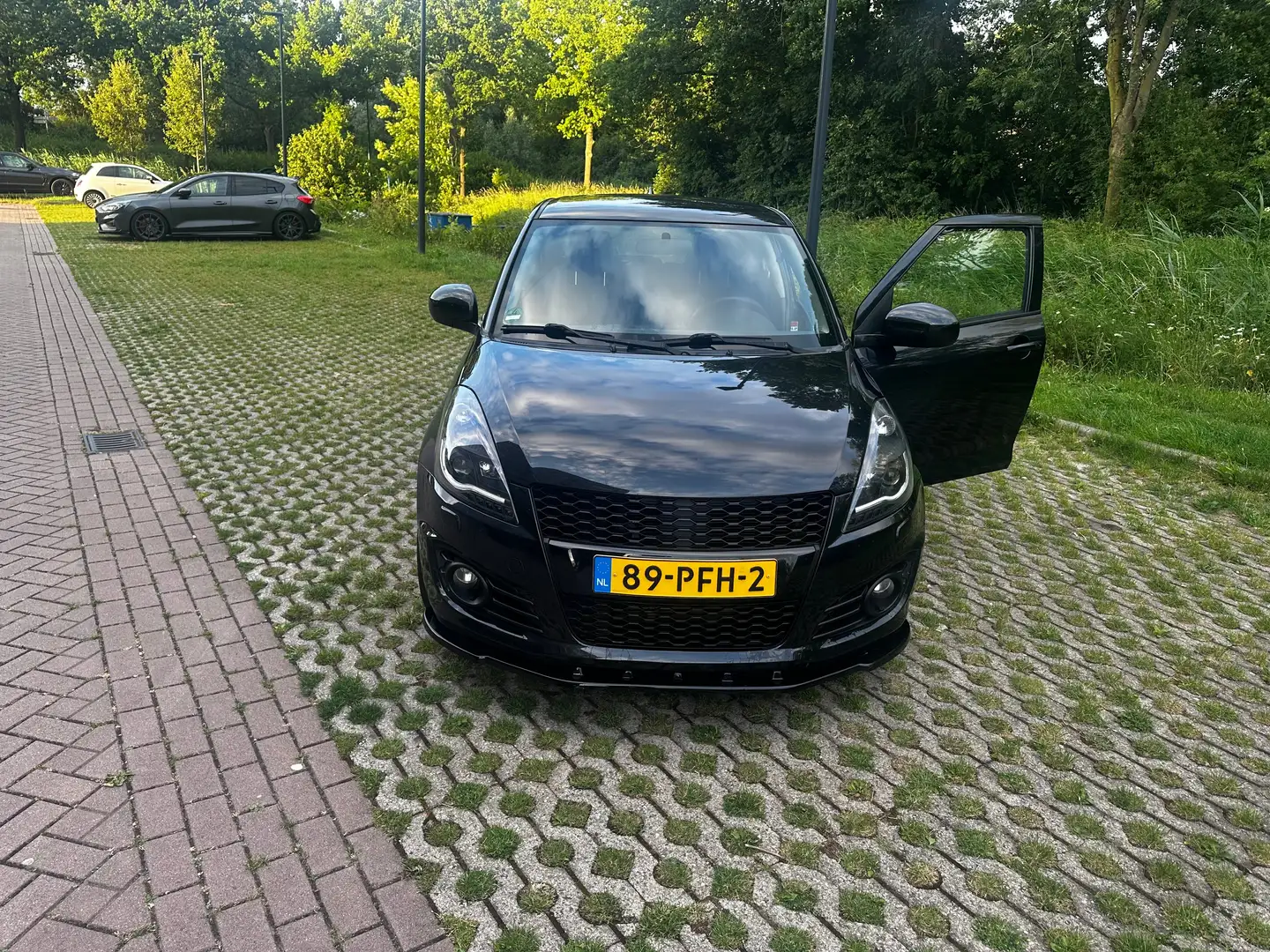 Suzuki Swift Swift 1.2 Exclusive EASSS crna - 2