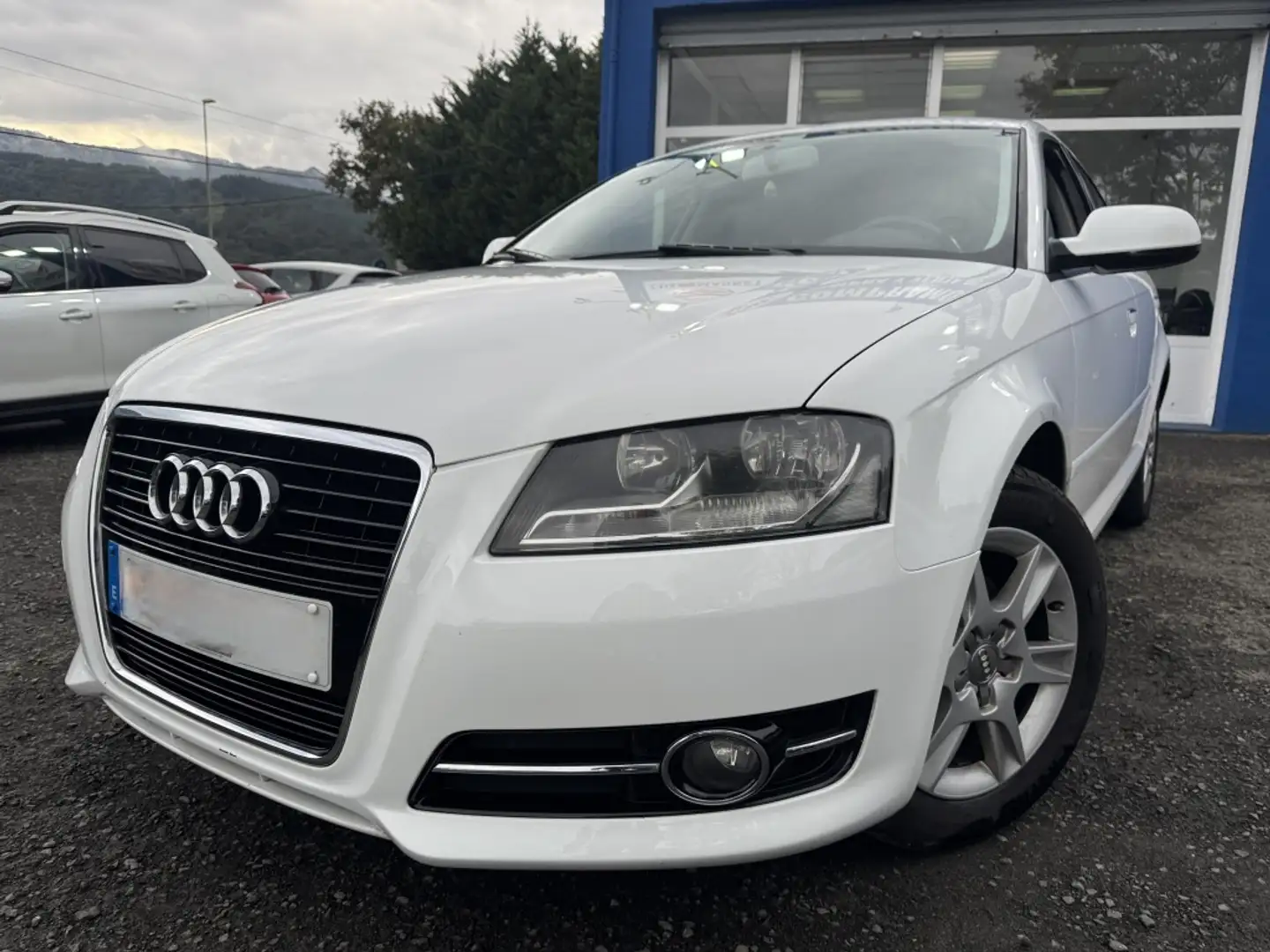 Audi A3 Sportback 1.6TDI Ambiente - 1
