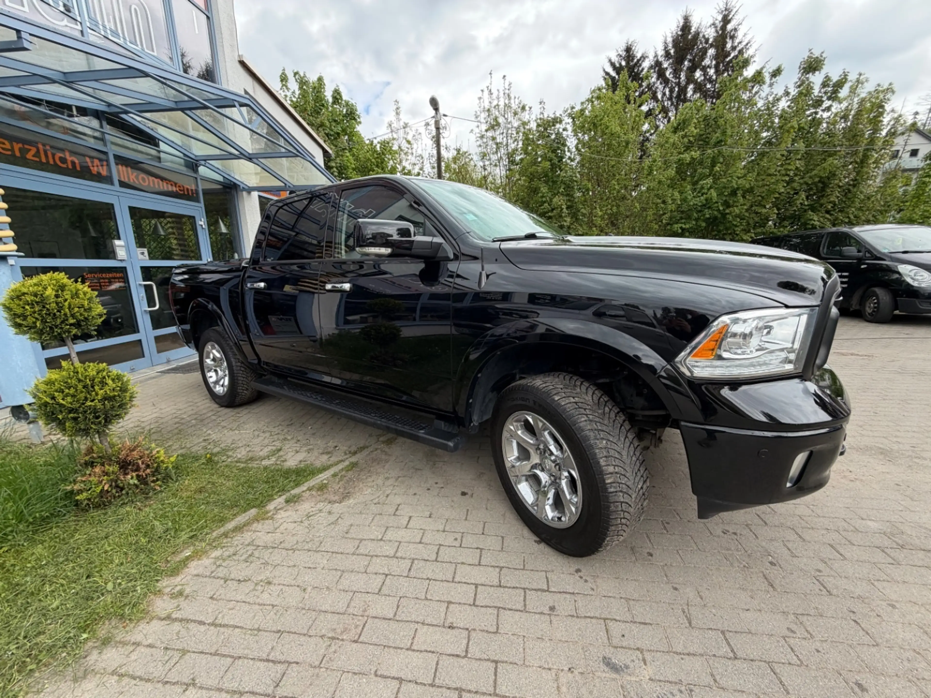 Dodge RAM 1500 5,7 HEMI LARAMIE UNFALLFREI LPG — photo 6