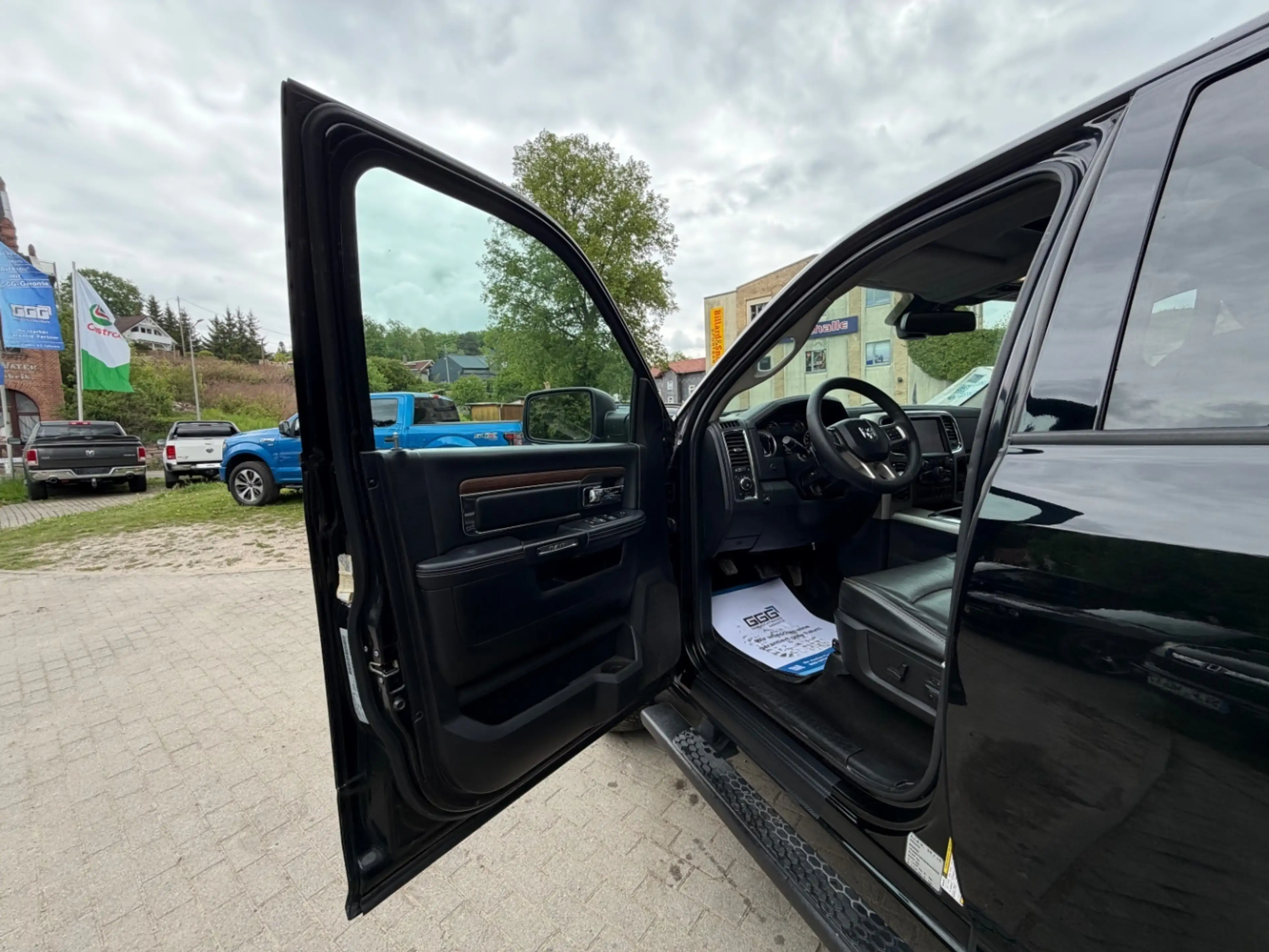 Dodge RAM 1500 5,7 HEMI LARAMIE UNFALLFREI LPG — photo 8