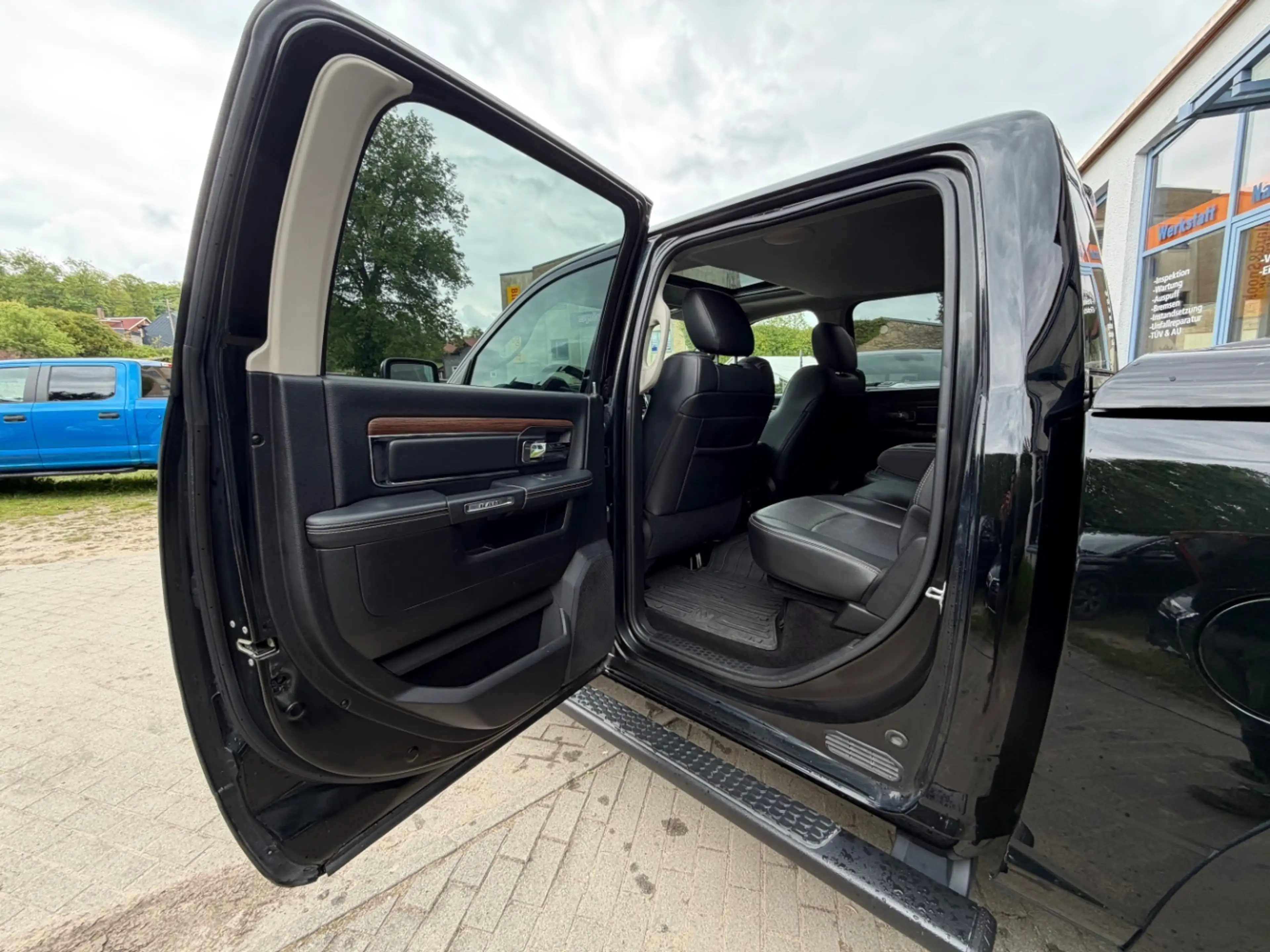 Dodge RAM 1500 5,7 HEMI LARAMIE UNFALLFREI LPG — photo 11