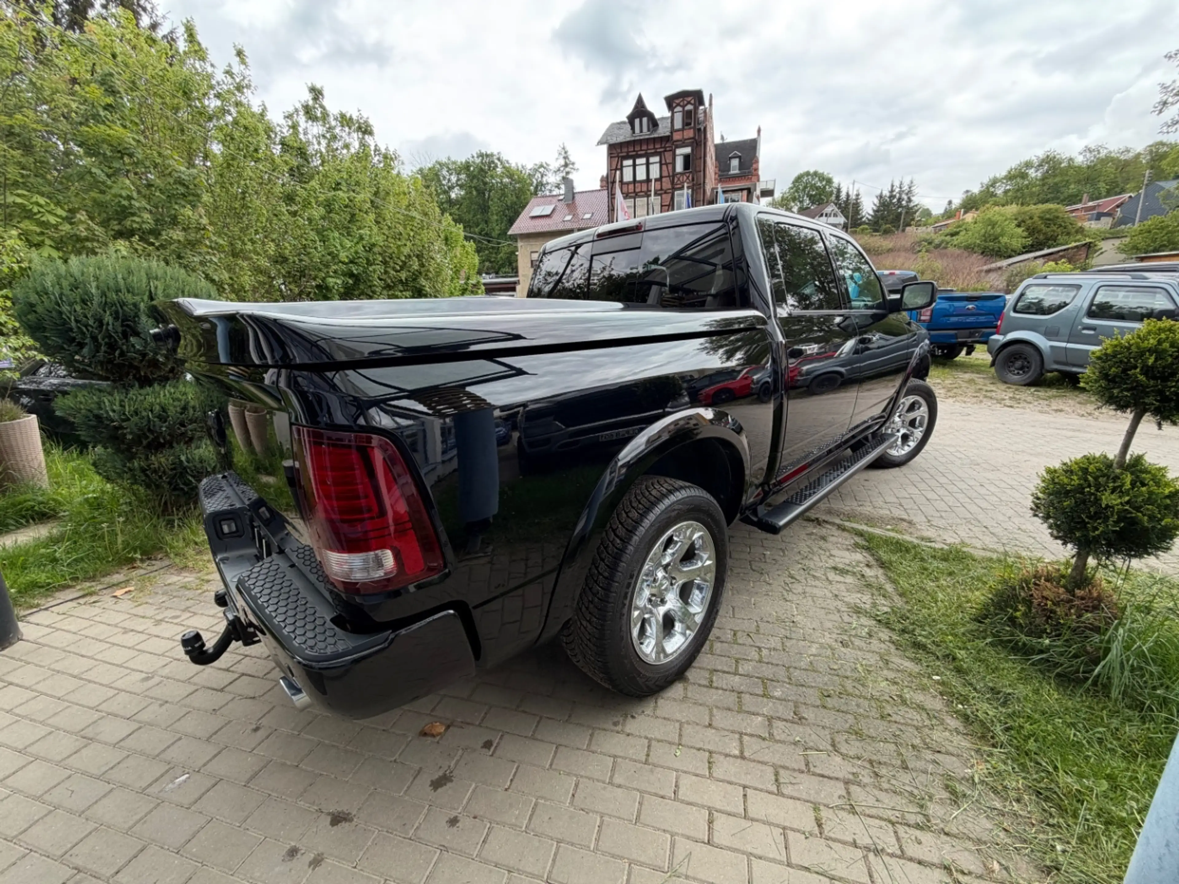 Dodge RAM 1500 5,7 HEMI LARAMIE UNFALLFREI LPG — photo 5