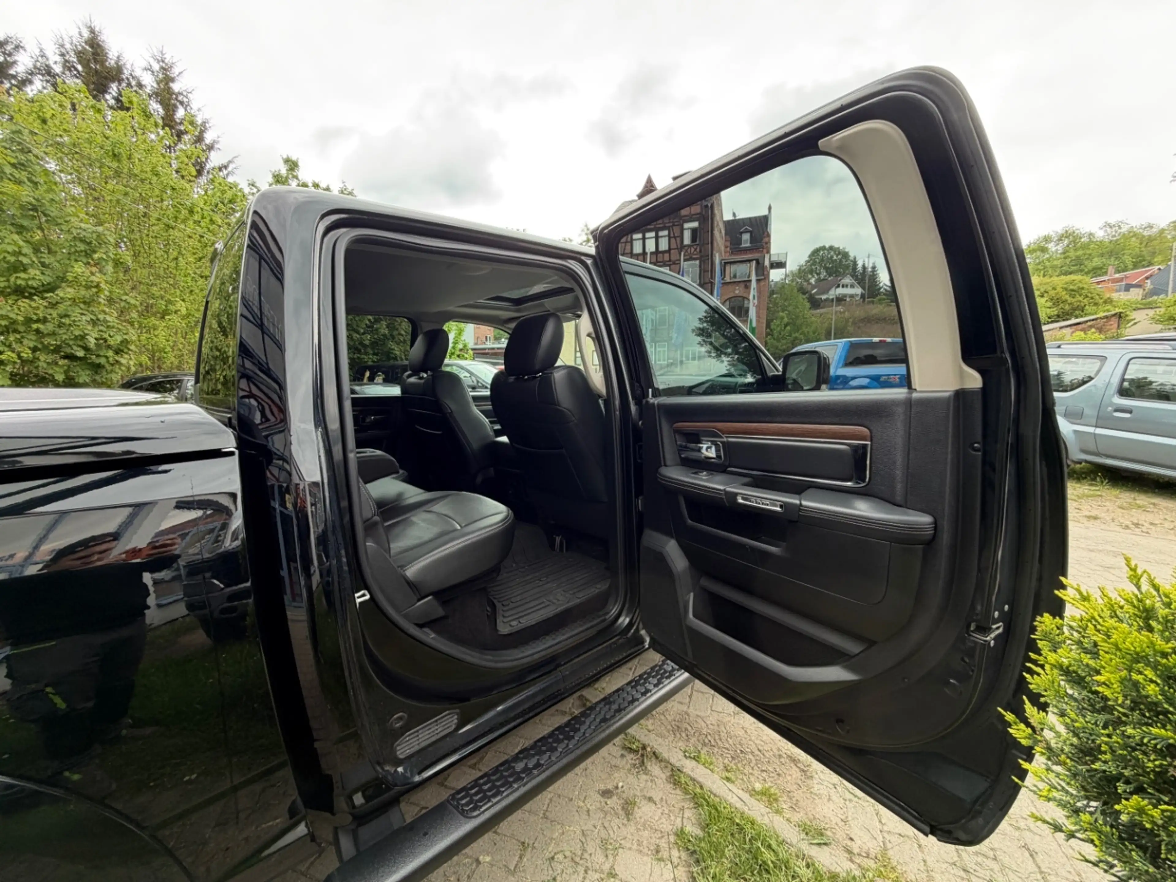 Dodge RAM 1500 5,7 HEMI LARAMIE UNFALLFREI LPG — photo 15