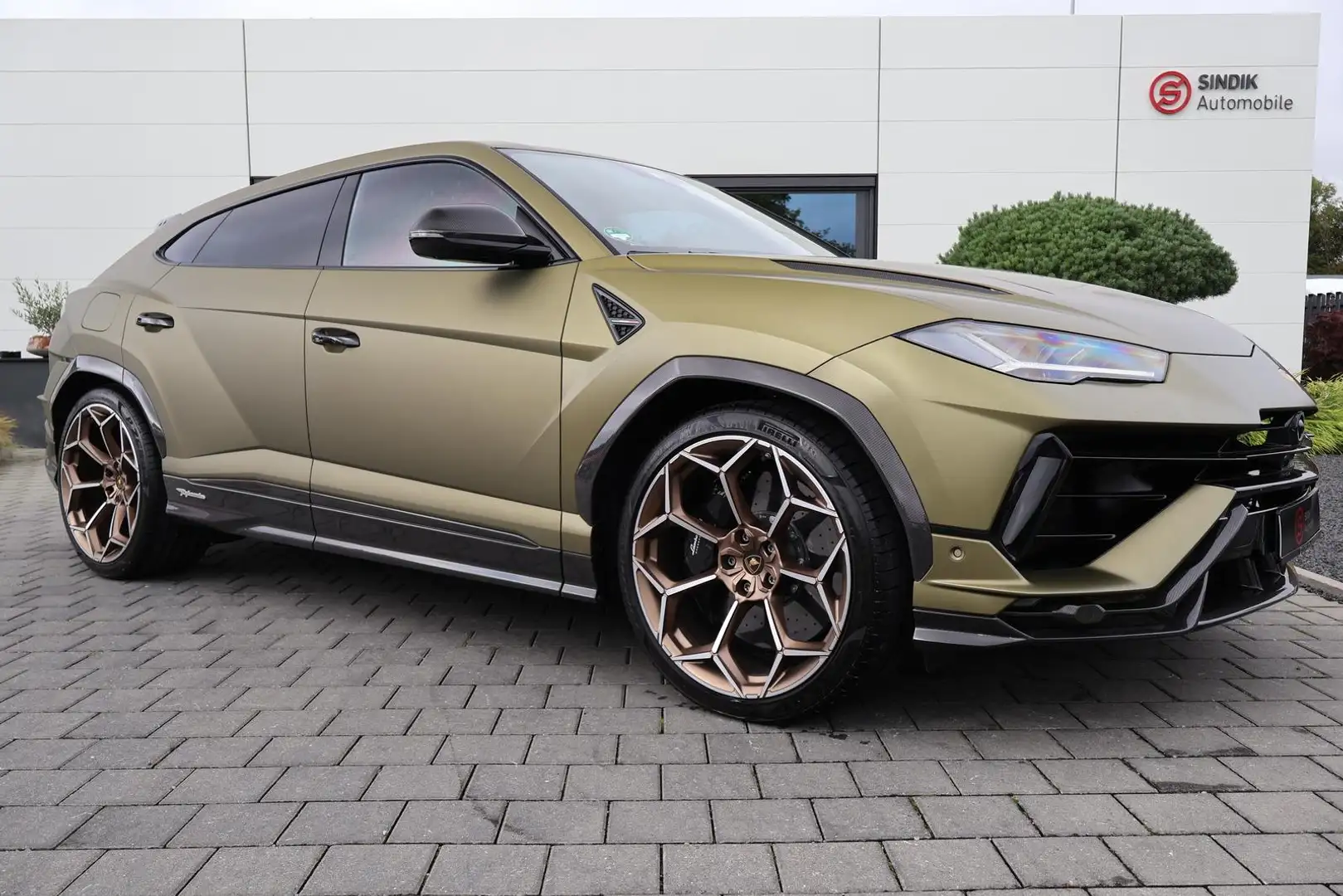Lamborghini Urus Performante AdPersonam Matt 4Sit-Carbon-B&O Grün - 2
