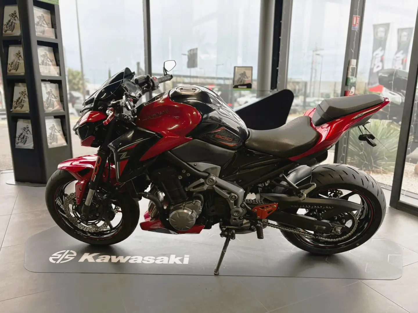 Kawasaki Z 900 Rouge - 2