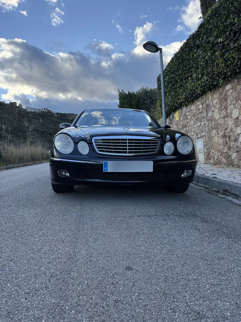 Mercedes-Benz E 270 Elegance Schwarz - 1