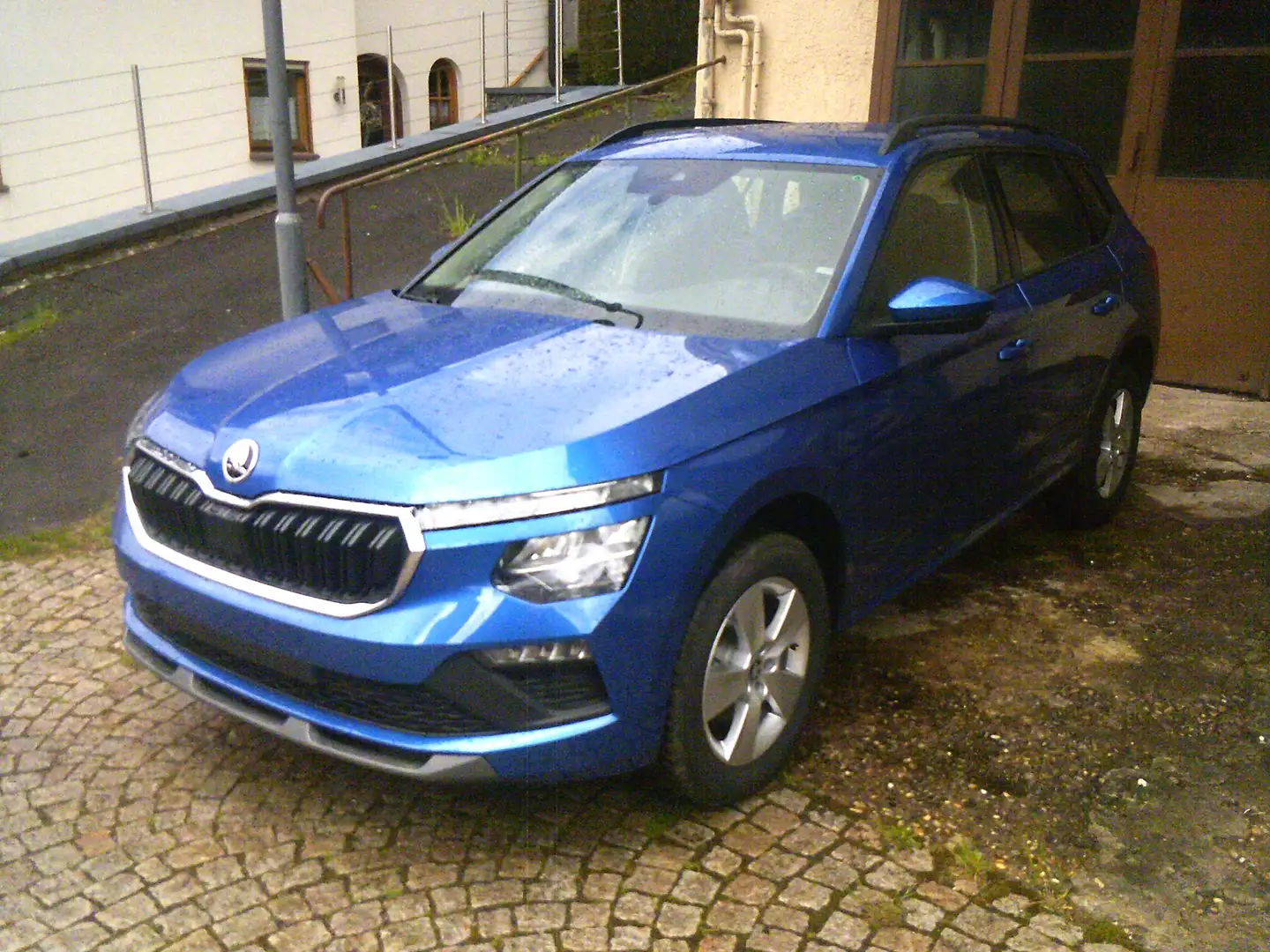 Skoda Kamiq 1.0 TSI 115 EditionKameraAlu16 PDC SHZ Modell 2026 Silber - 1