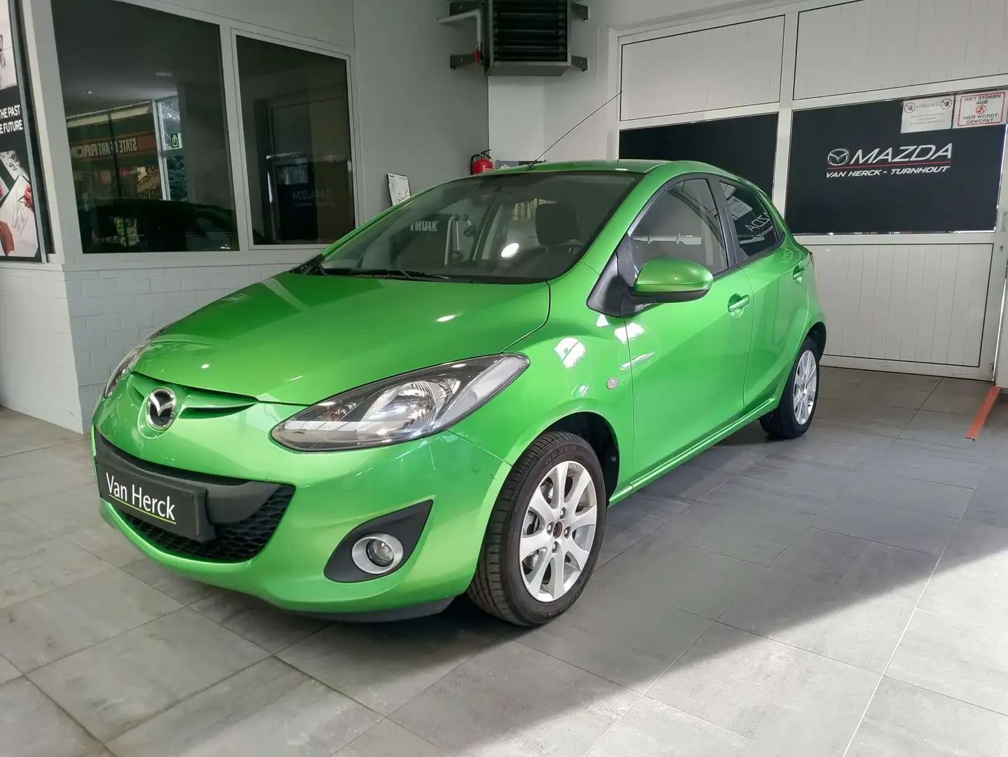 Mazda 2 1.3i 16V Active + Green - 1