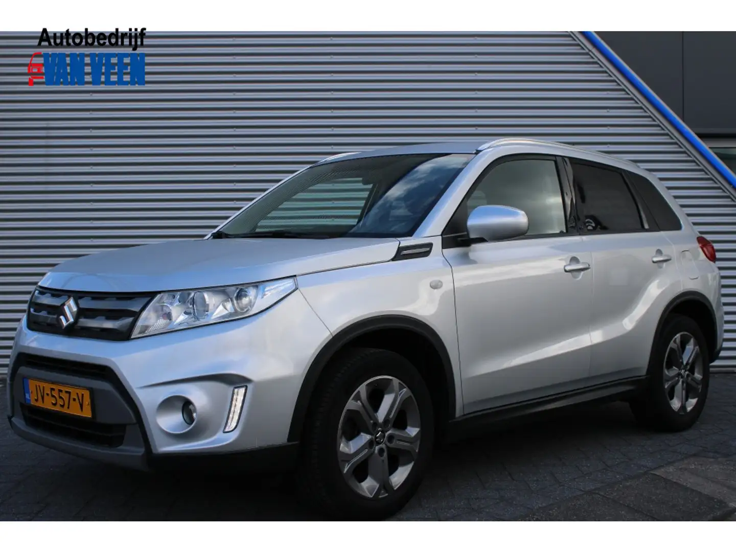 Suzuki Vitara 1.6 Exclusive + Trekhaak | Dealer onderhouden! Grijs - 1