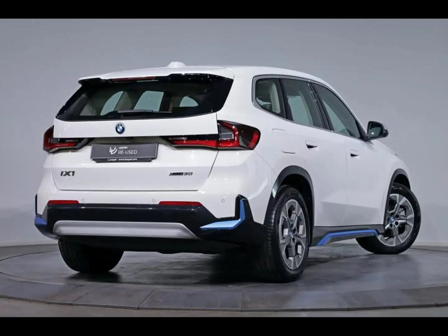 BMW iX1 xDrive30 Wit - 2