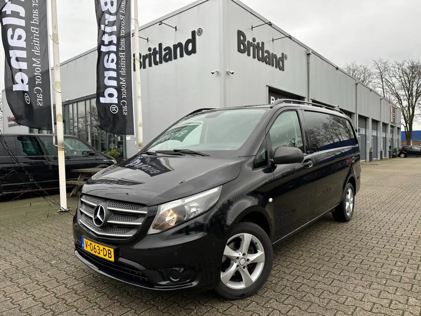 Mercedes-Benz Vito 114 CDI Automaat bj2017 *Airco *Navi *Cruise *PDC Noir - 1