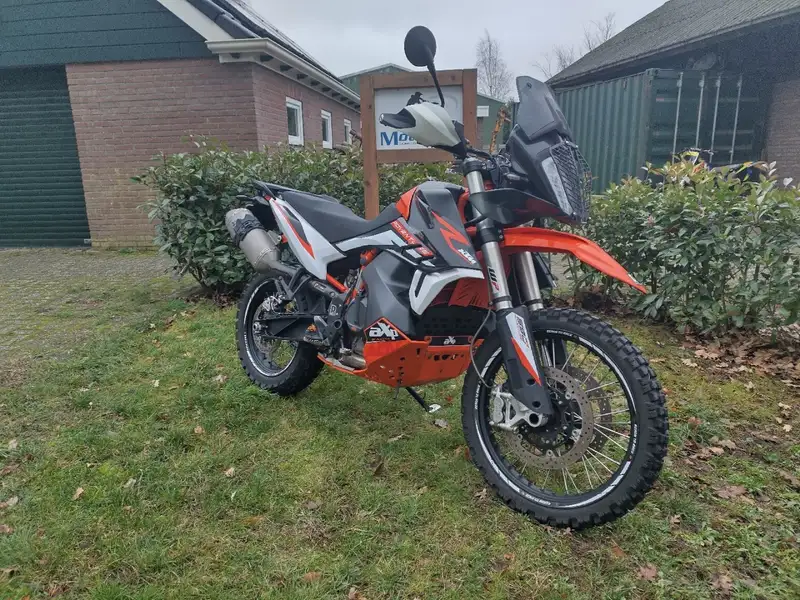 KTM 890 Adventure - foto 4