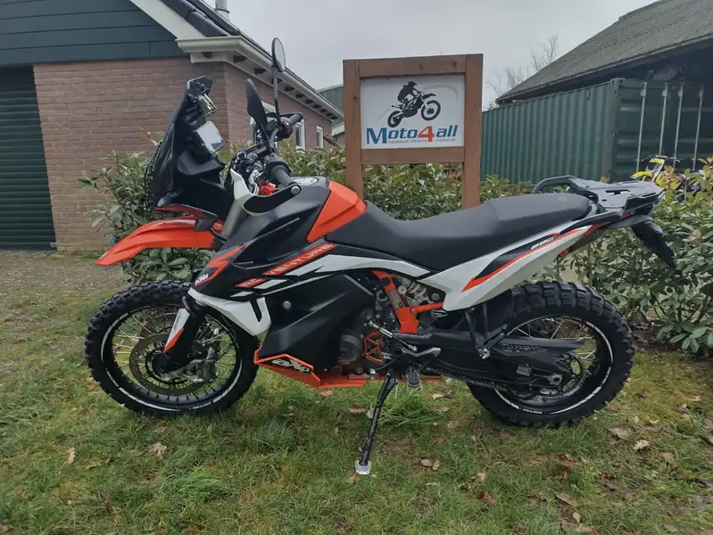 KTM 890 Adventure - foto 2