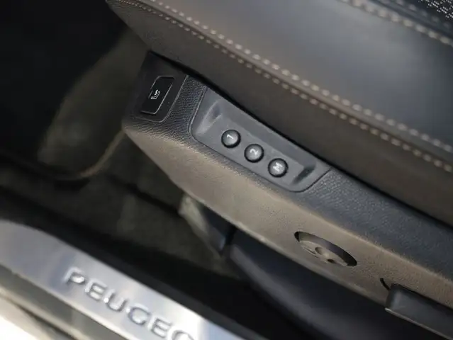 Peugeot 3008 view 9