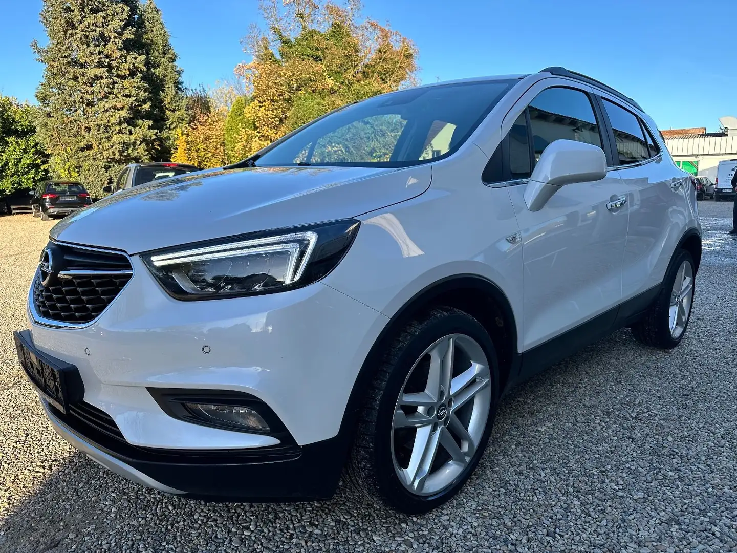 Opel Mokka X Innovation 4x4 AUTOMATIK*NAVI*LEDER* Weiß - 2