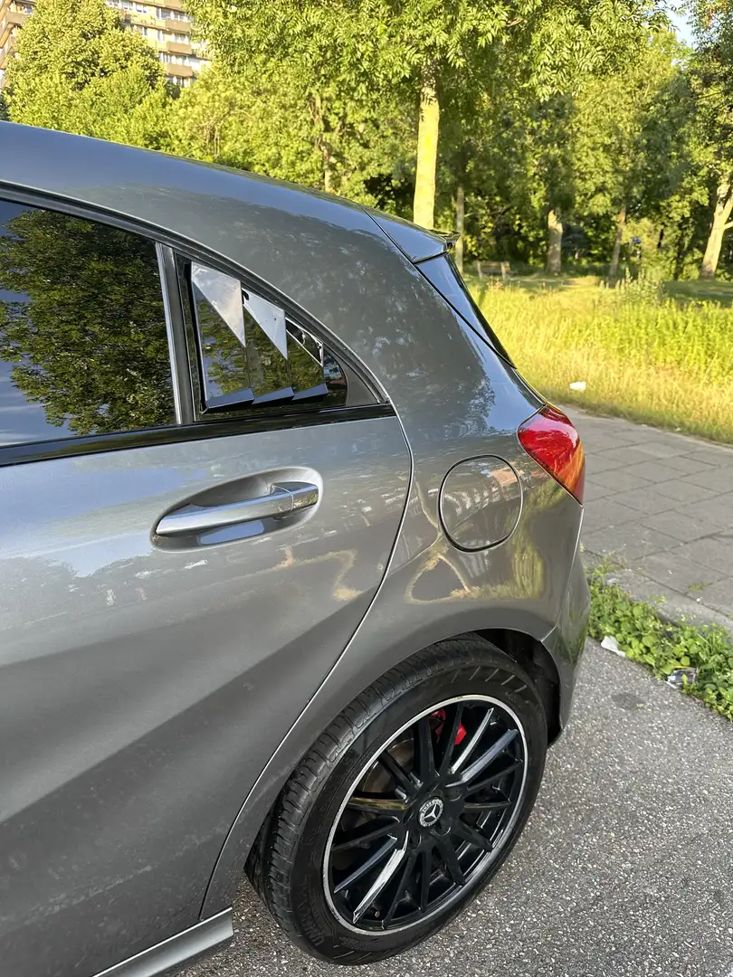 Mercedes-Benz A 180 Prestige Grijs - 2