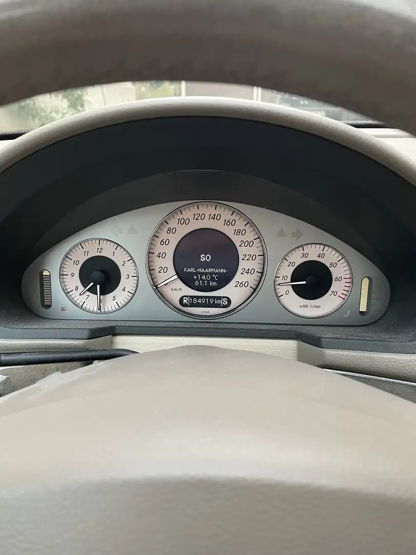 Mercedes-Benz E 500 Avantgarde V8 - 2
