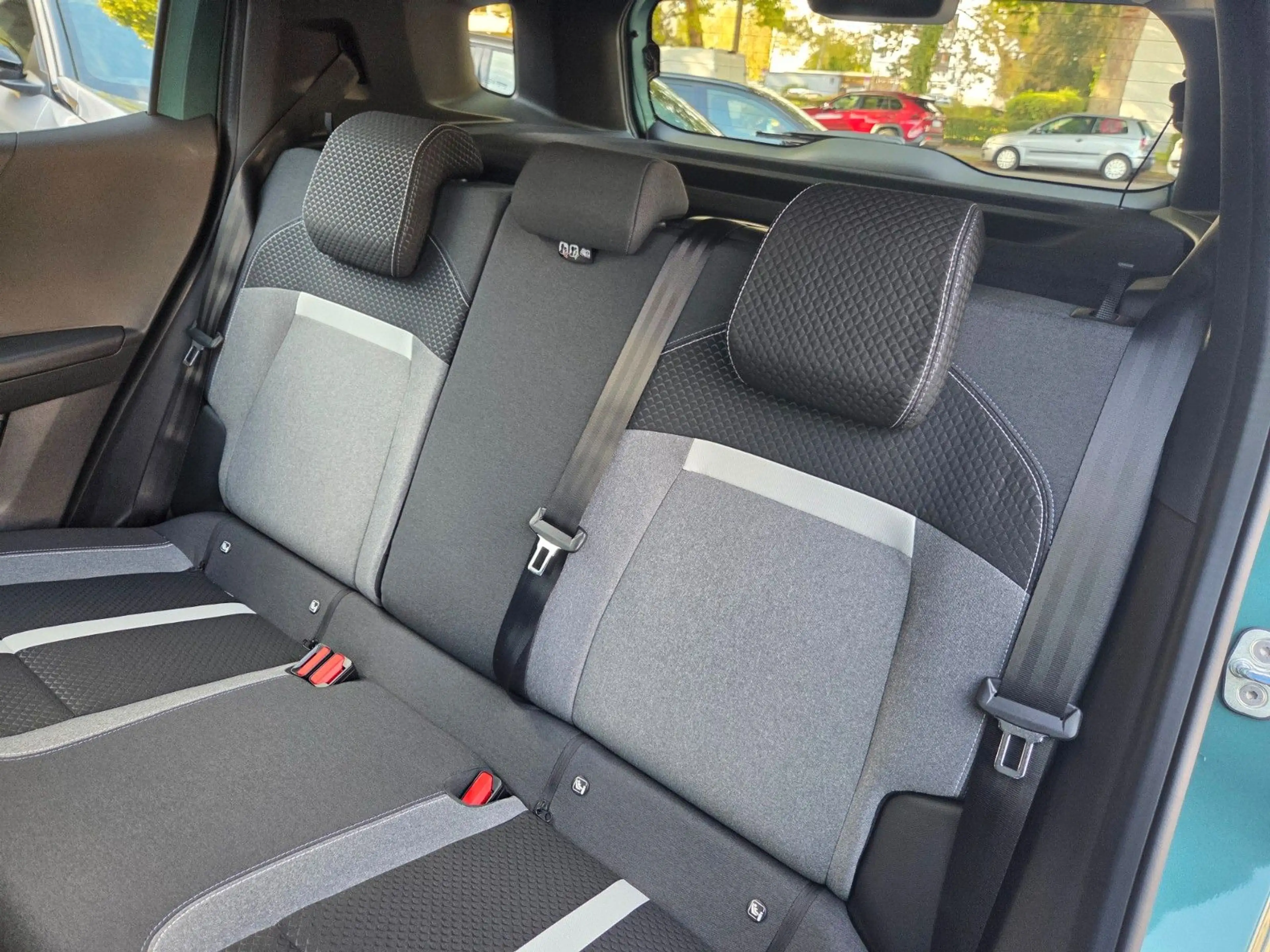 Opel Frontera 1.2T DCT6 Edition, Tech + Komfort Paket — photo 12