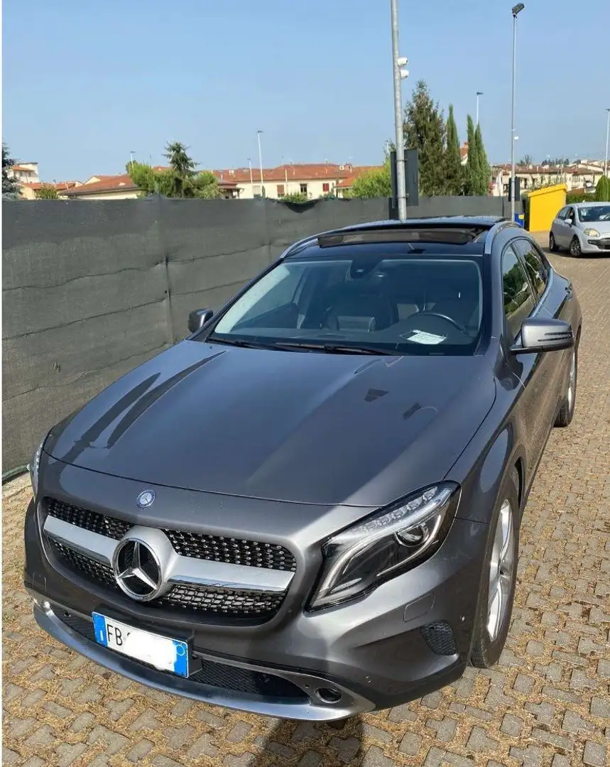 Mercedes-Benz GLA 180 GLA 180 d Business auto Grigio - 1