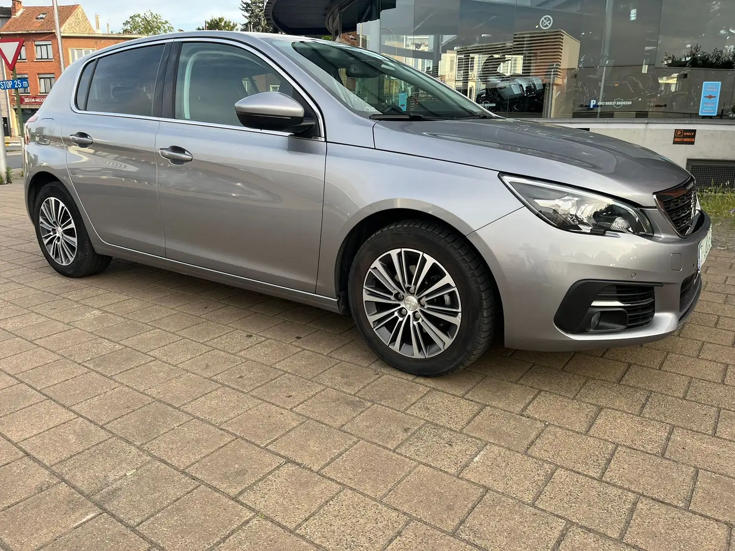 Peugeot 308 1.2  Allure Pack S Grijs - 1