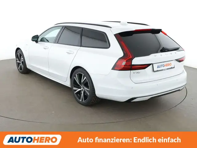 Volvo V90 view 4