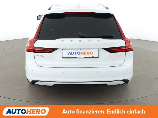 Volvo V90 view 5