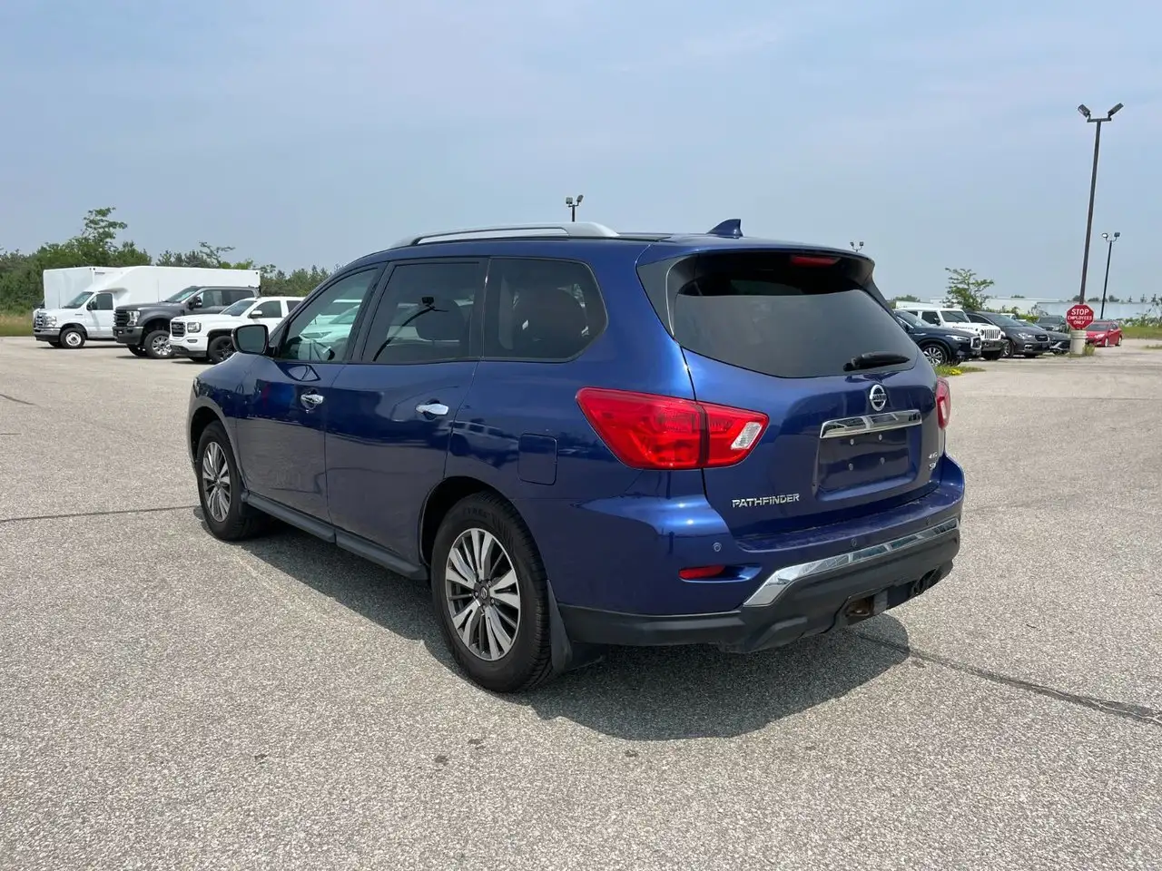 Nissan Pathfinder снимка Nissan Pathfinder