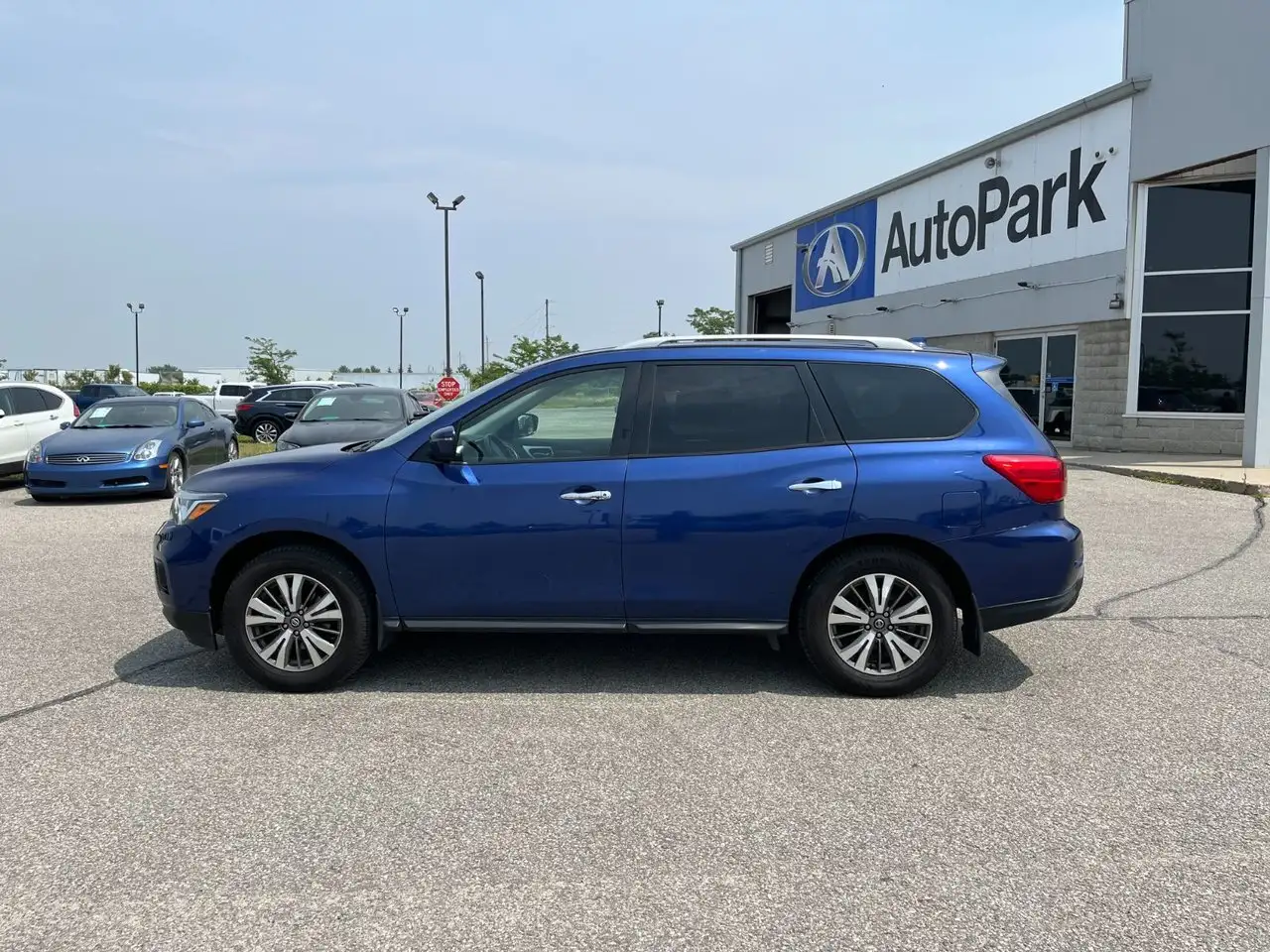 Nissan Pathfinder снимка Nissan Pathfinder