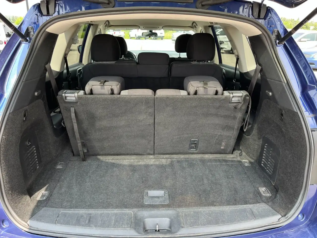 Nissan Pathfinder снимка Nissan Pathfinder