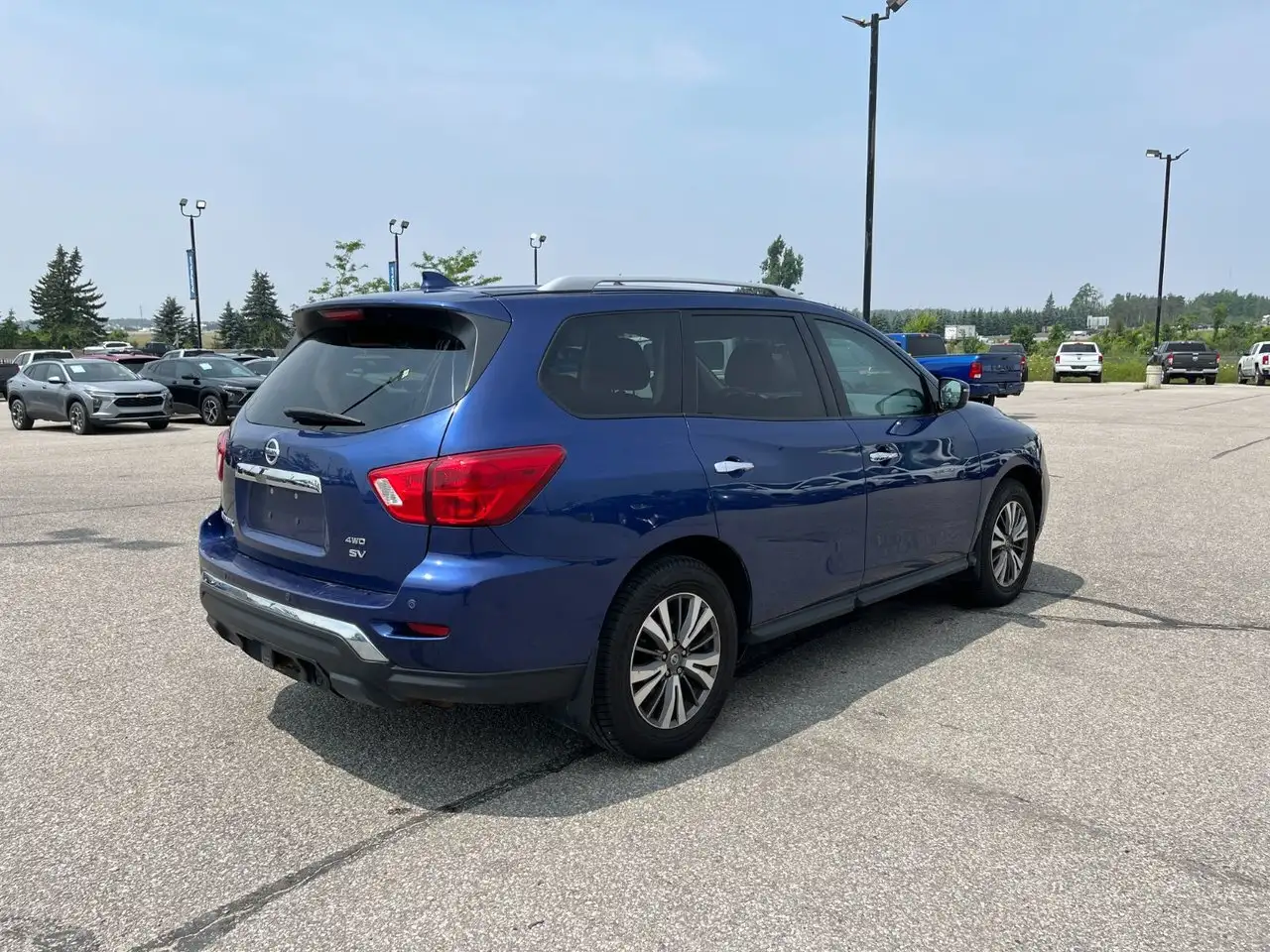 Nissan Pathfinder снимка Nissan Pathfinder