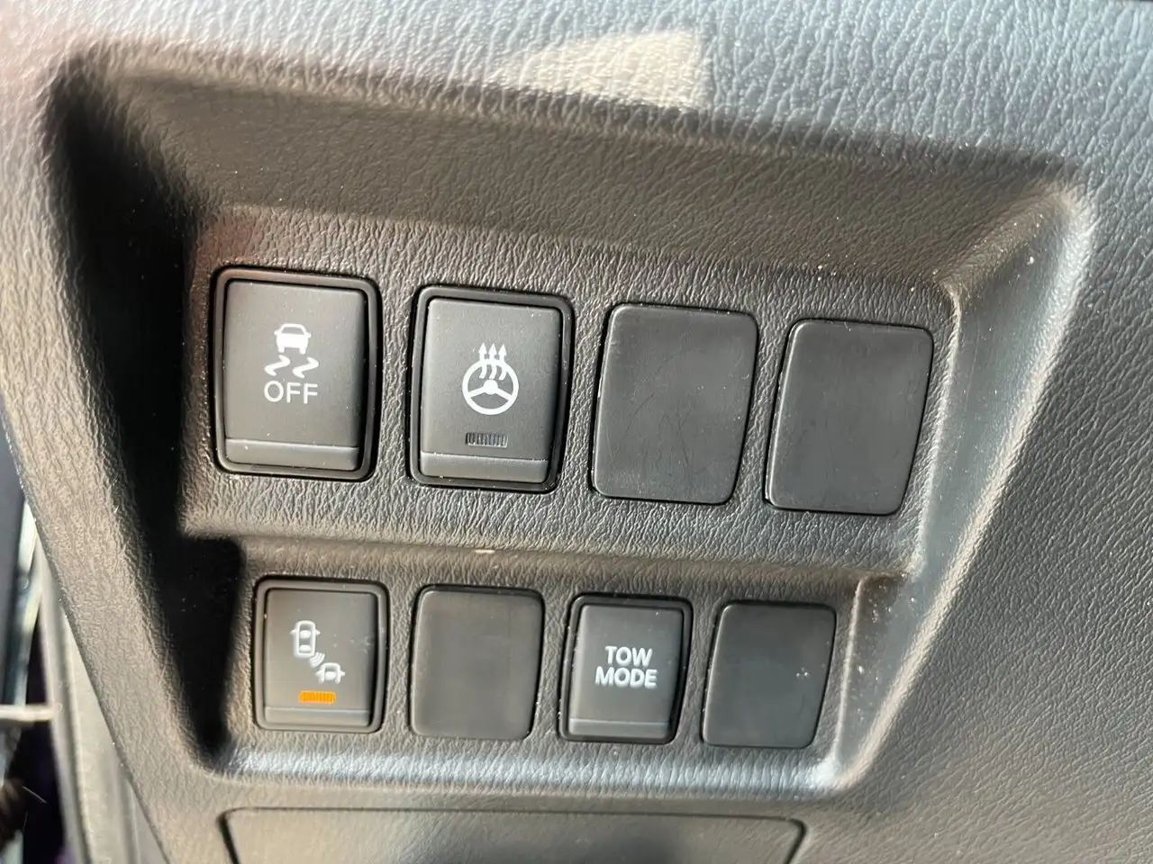 Nissan Pathfinder снимка Nissan Pathfinder