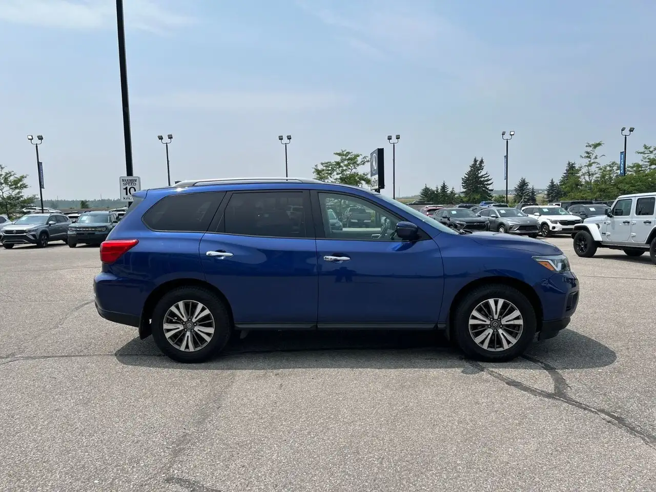 Nissan Pathfinder снимка Nissan Pathfinder