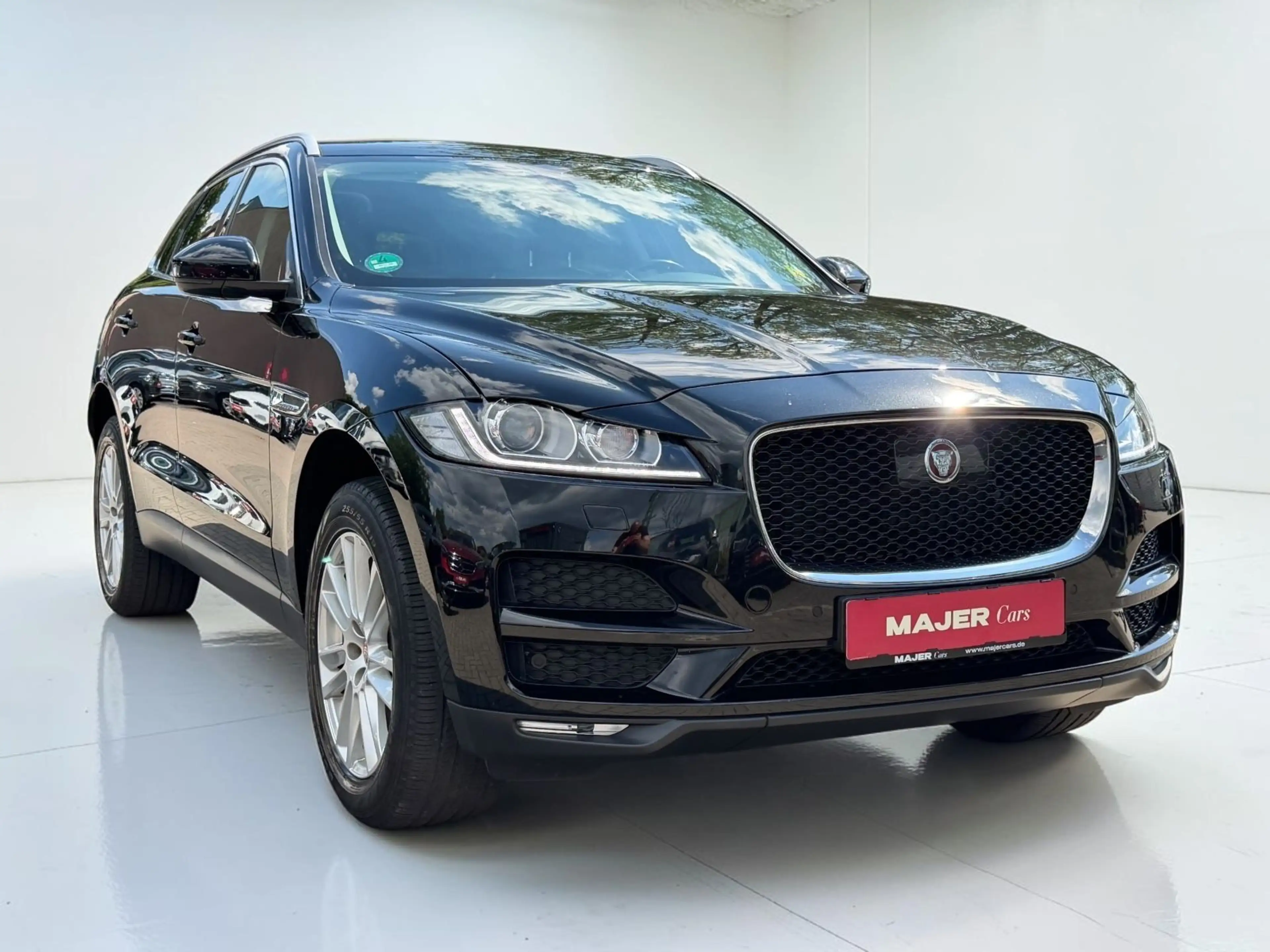 Jaguar F-Pace F-PACE Portfolio AWD*PANO*LEDER*XENON*KAMERA*LED — photo 4