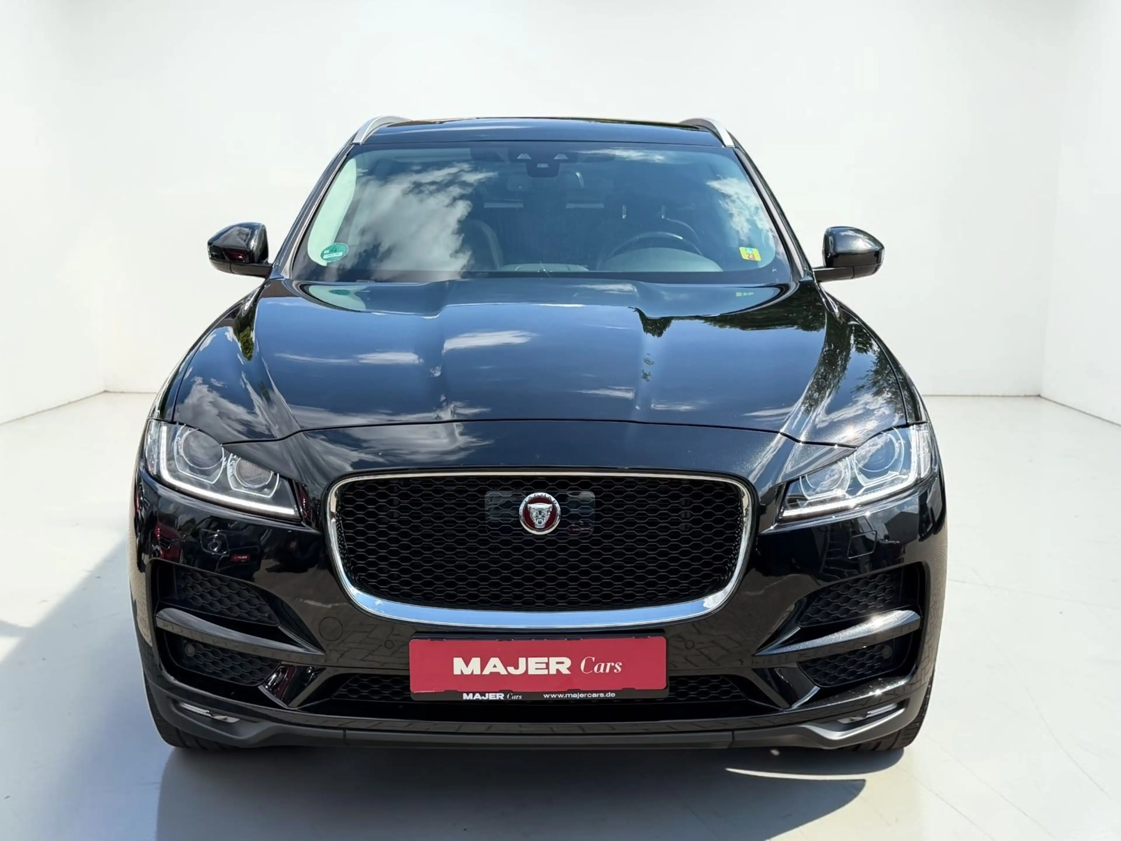 Jaguar F-Pace F-PACE Portfolio AWD*PANO*LEDER*XENON*KAMERA*LED — photo 3