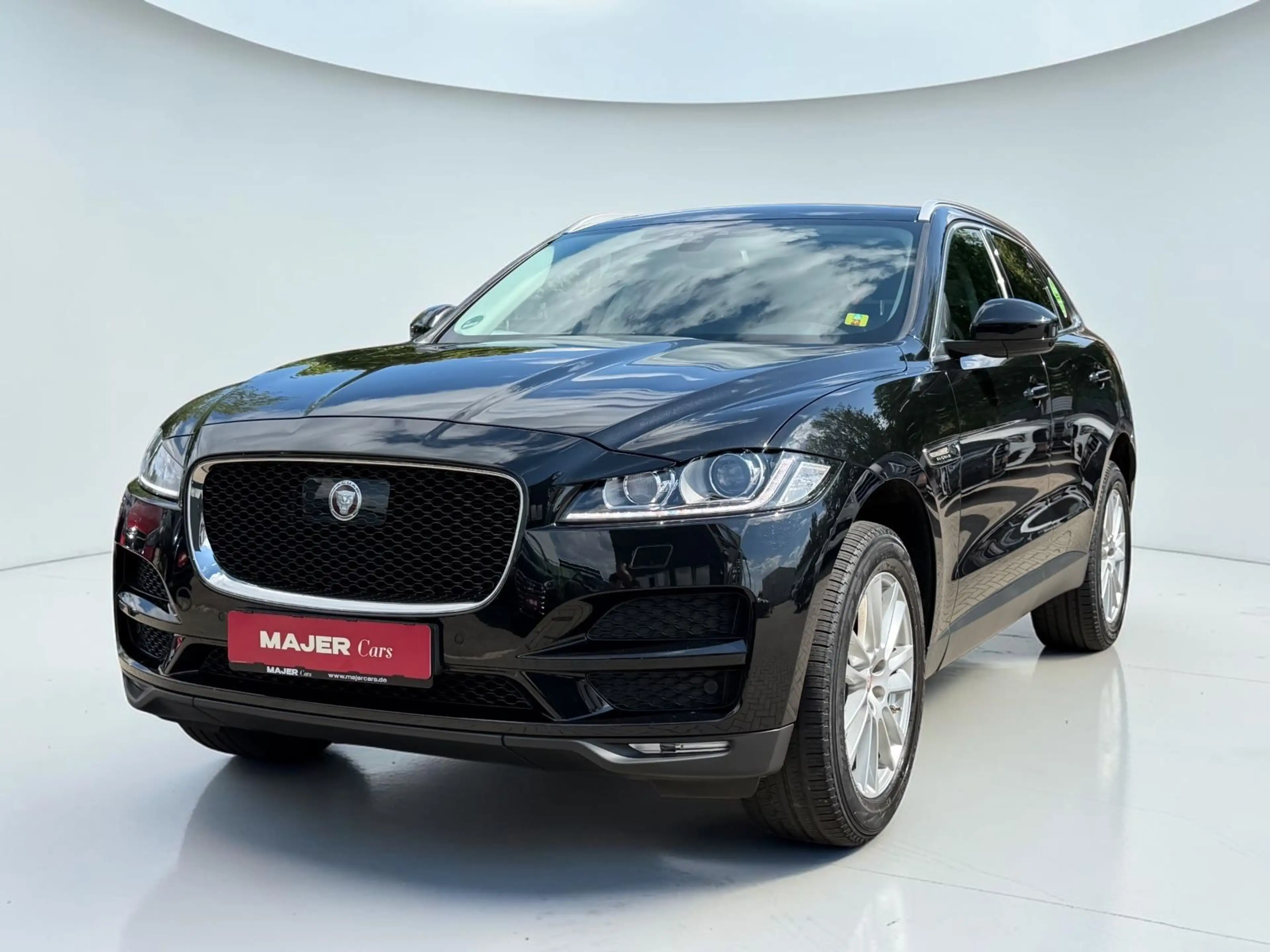 Jaguar F-Pace F-PACE Portfolio AWD*PANO*LEDER*XENON*KAMERA*LED — photo 2